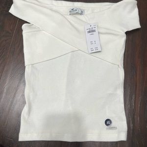 Hollister- cross cross stretch top